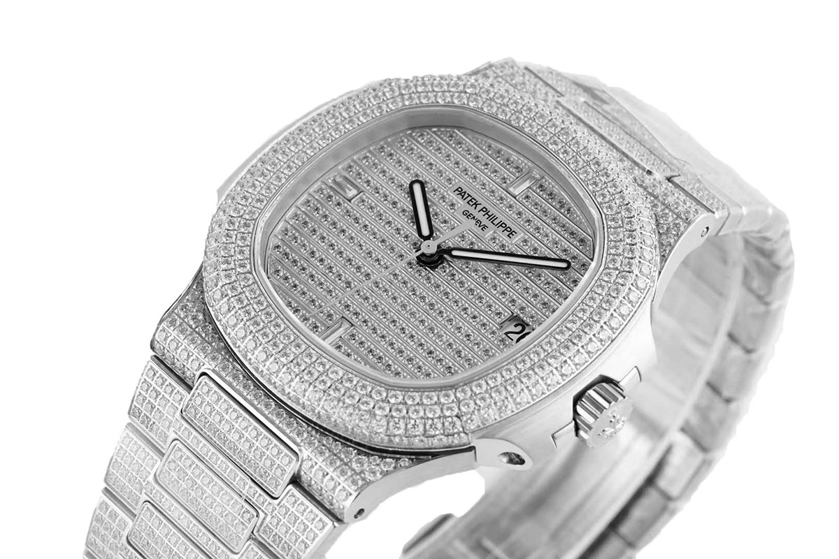 Nautilus Jumbo 5711 Diamond Dial in White Gold with Paved Diamonds - Image 2